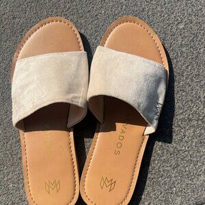 Malvados Ellie Slide-on Sandals in Cream/Natural - Size 7/8